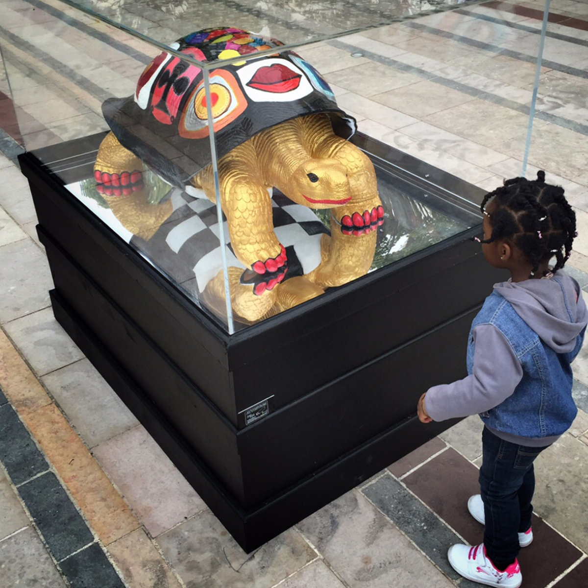 tortue résine exposition place Charenton le pont mairie