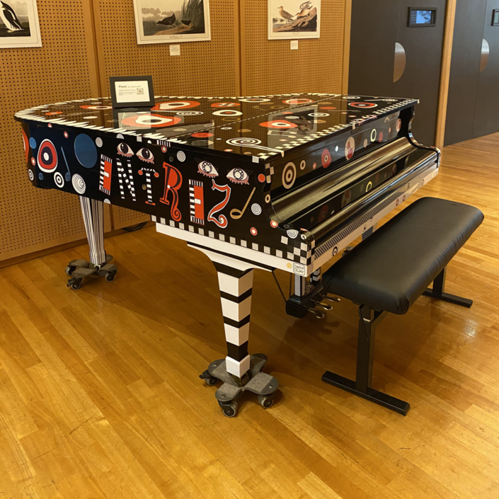piano au théâtre dans la ville