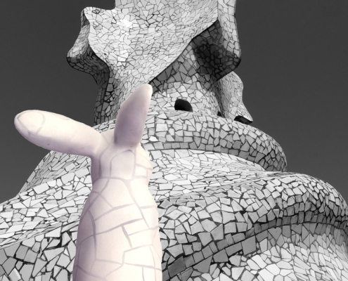 Sculpture de lapin Jean de Daphné Dejay devant la casa espagne