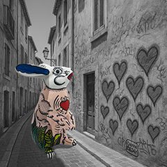 Sculpture de lapin Jean de Daphné Dejay devant un mur a nice