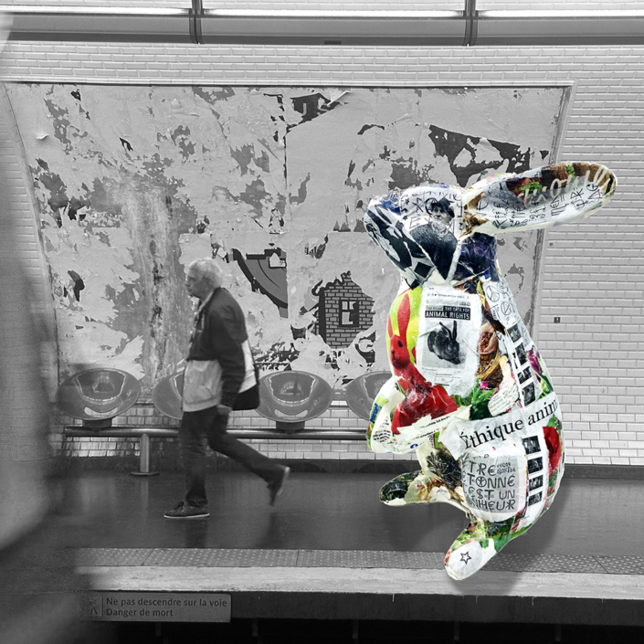 Sculpture de lapin Jean de Daphné Dejay dans le metro